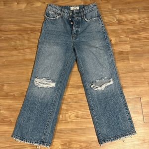 Free people distressed jeans size 25 (free shipping on orders >$75)